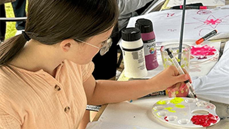girl crafting